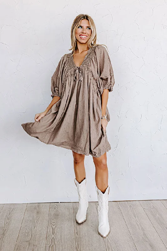 Writers Retreat Babydoll Dress In Taupe