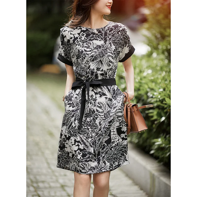 Plus Size Japanese Floral Waist Tie Dress